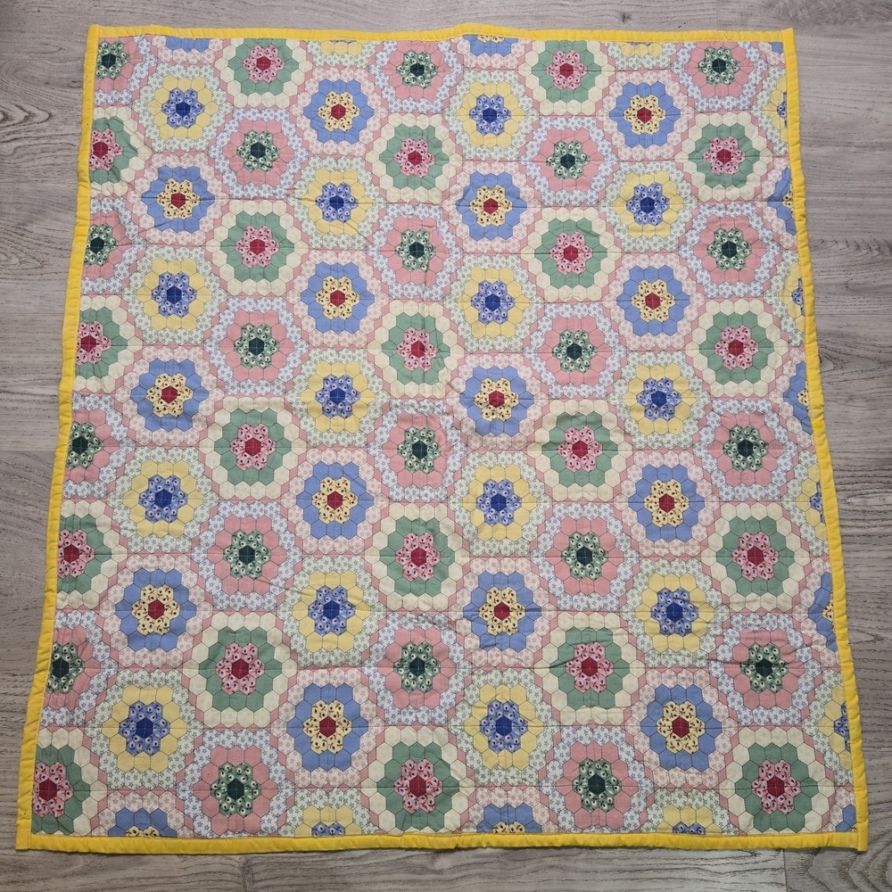 VTG Handmade Baby Crib Quilt GrannyCore Grandma's Garden 70's 42x38" CottageCore - Picture 5 of 6